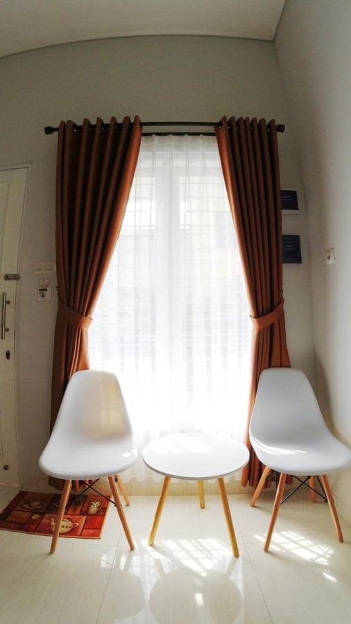 Omah Bondi Family Homestay By Fh Stay Джок'якарта Екстер'єр фото