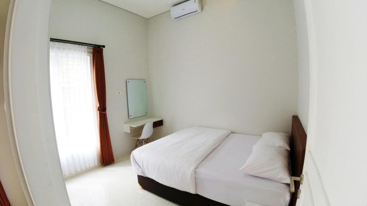 Omah Bondi Family Homestay By Fh Stay Джок'якарта Екстер'єр фото